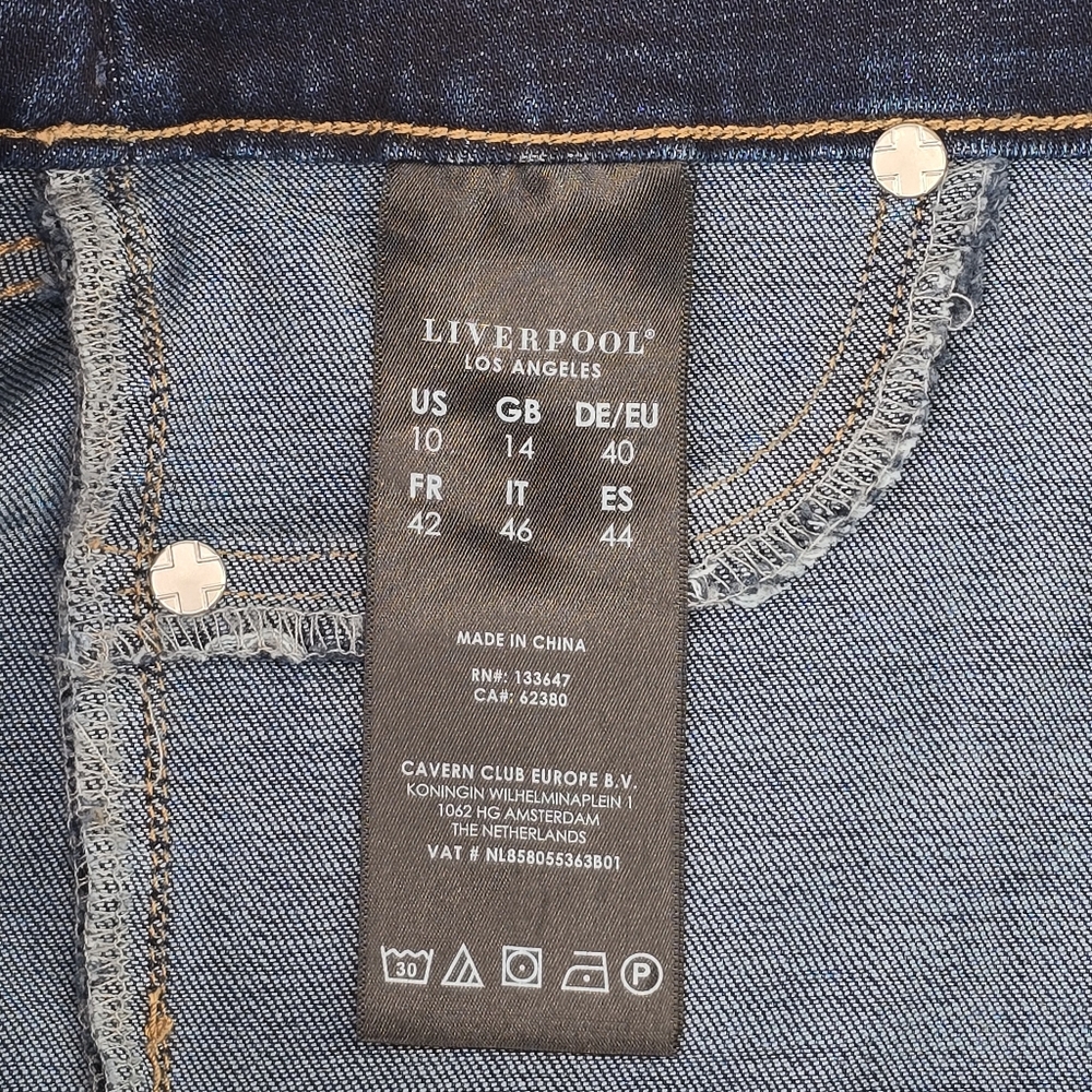 Liverpool Los Angeles The Bermuda Pull-On Denim Shorts Dark Wash Size 10/30 - Picture 6 of 9